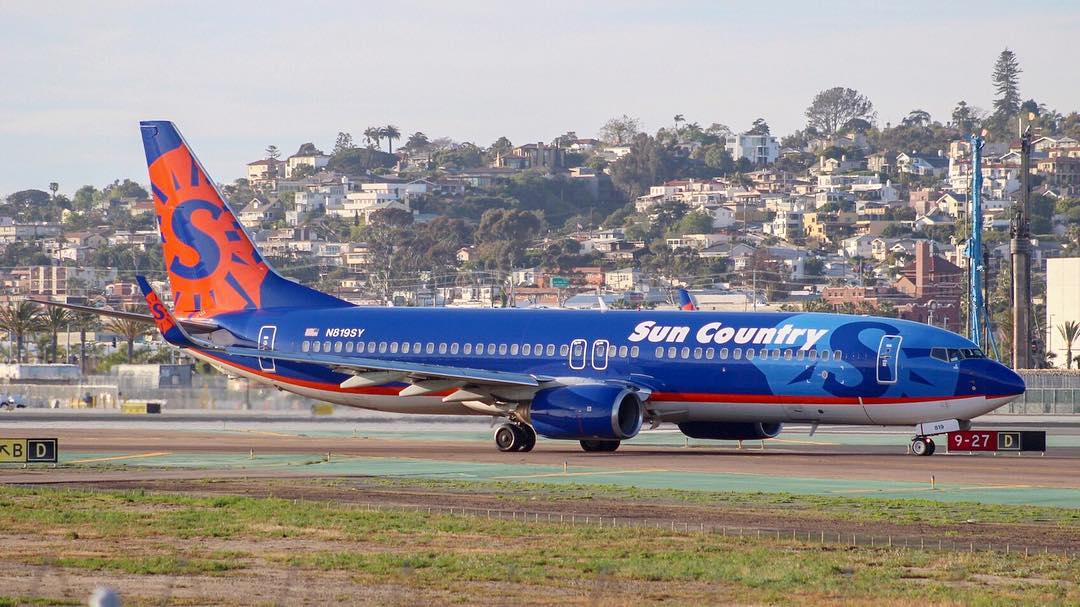 Boeing-737-800-Sun-Country